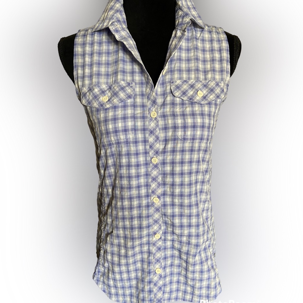 🎉2/25$Eddie Bauer sleeveless button up☀️